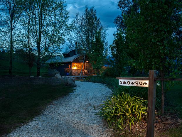 Photo 11 for Beautiful Romantic Snowgum Chalet | Spa | Near Bright