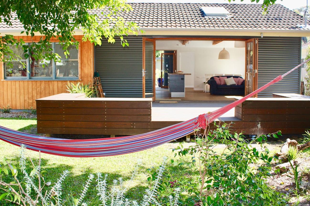 Tui Cottages House + Cottage Beach house for Rent in Bundeena