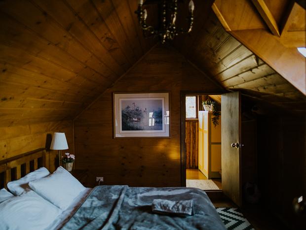 Photo 3 for A Cozy Cottage in the Snowies