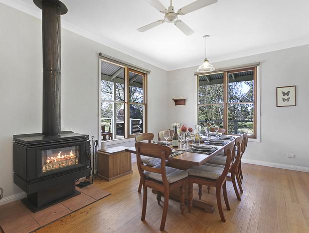 Photo 8 for Country House Retreat - luxury farmhouse with outdoor hot tub & pizza oven