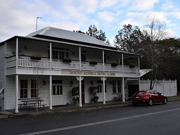 Photo 25 for The Bower - Stylish Garden Bungalow Mount Kembla