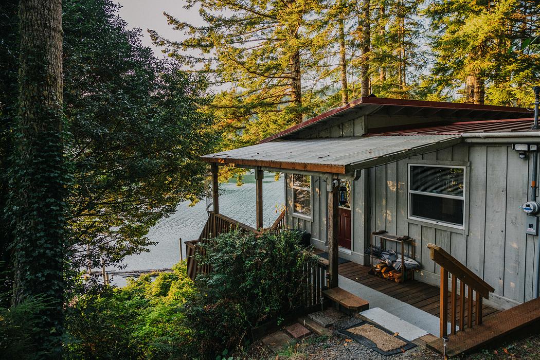 Lakehouse Retreat on the Oregon Coast Adventure by Bryan in Lakeside
